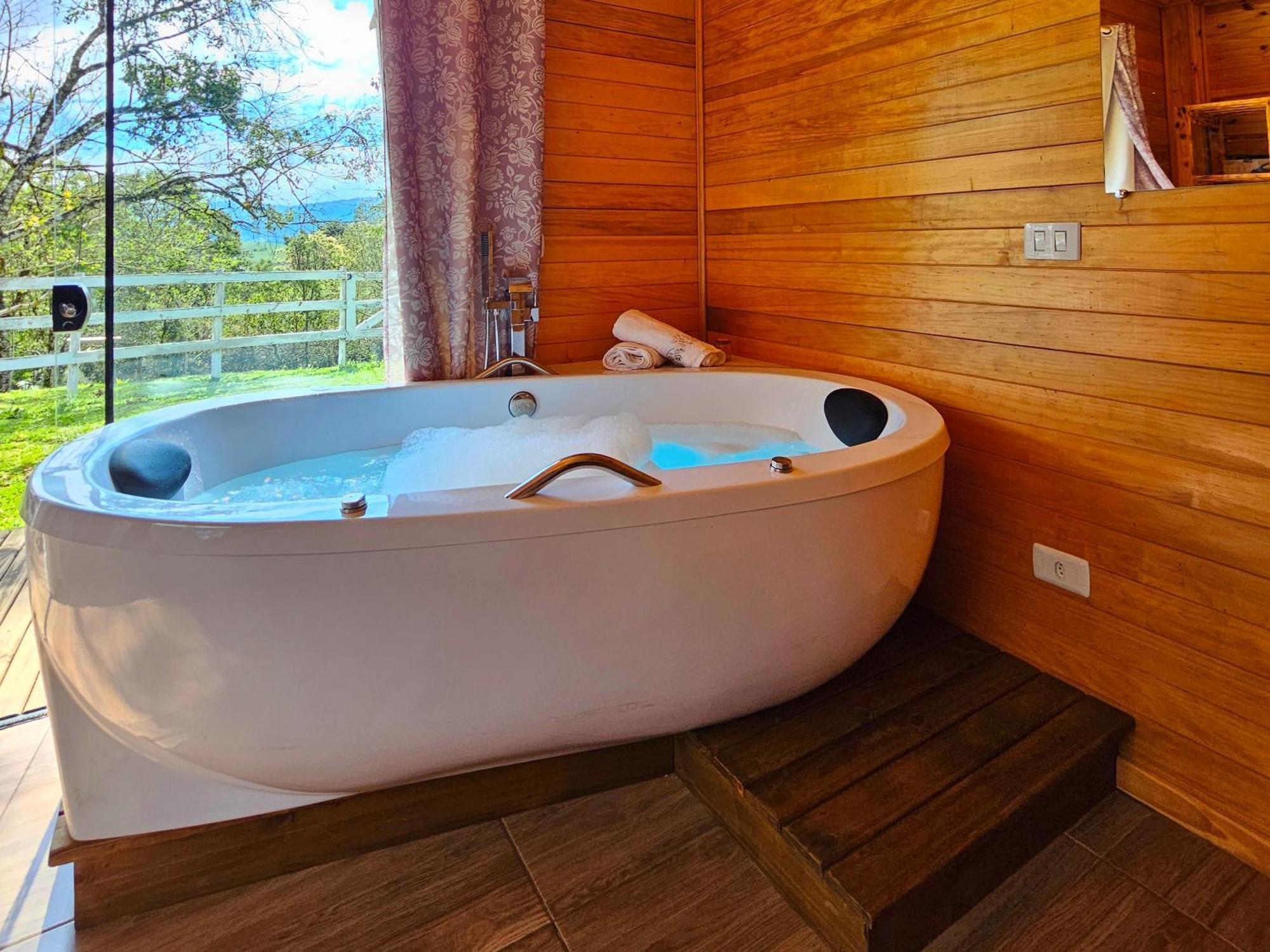 Cabana Com Hidromassagem Бон-Ретиру Экстерьер фото